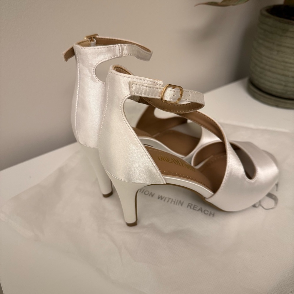 Dream Pairs White Satin Peep Toe Ankle Strap Heels - Size 5.5 - Picture 12 of 12